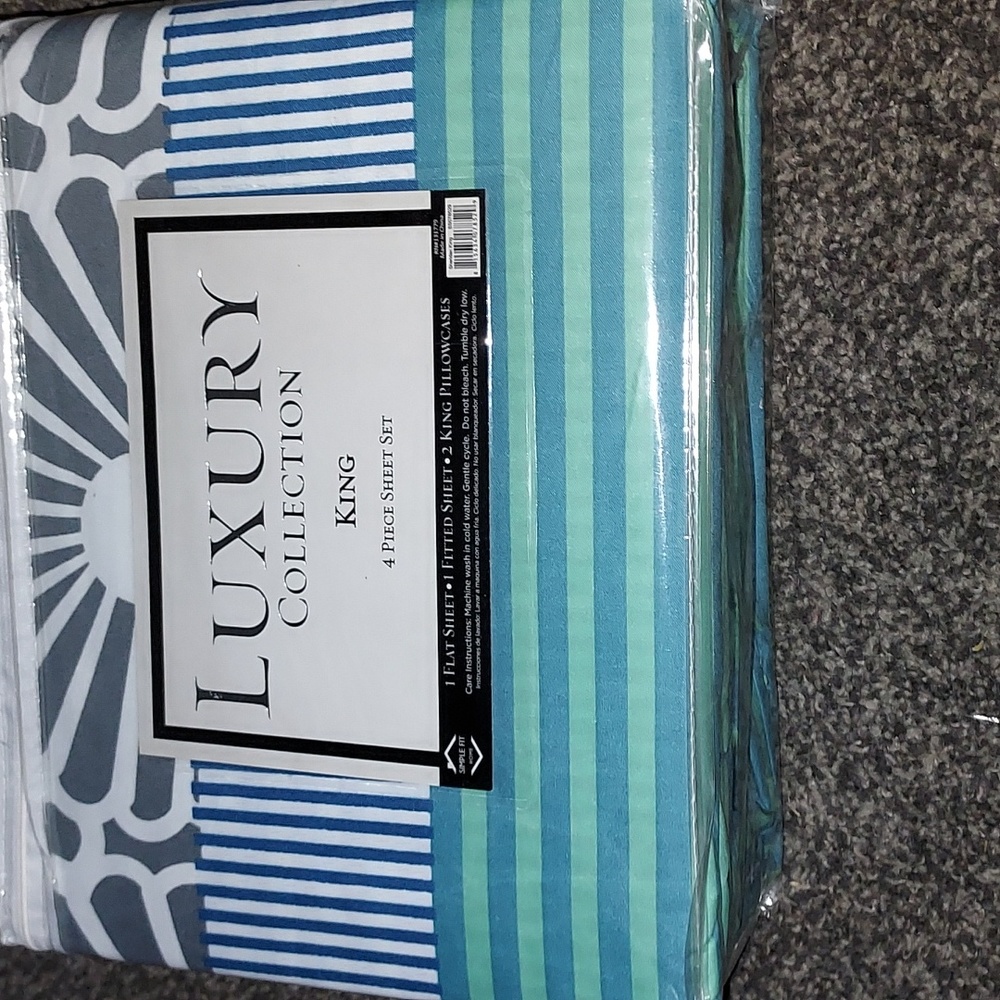King size new sheet set
